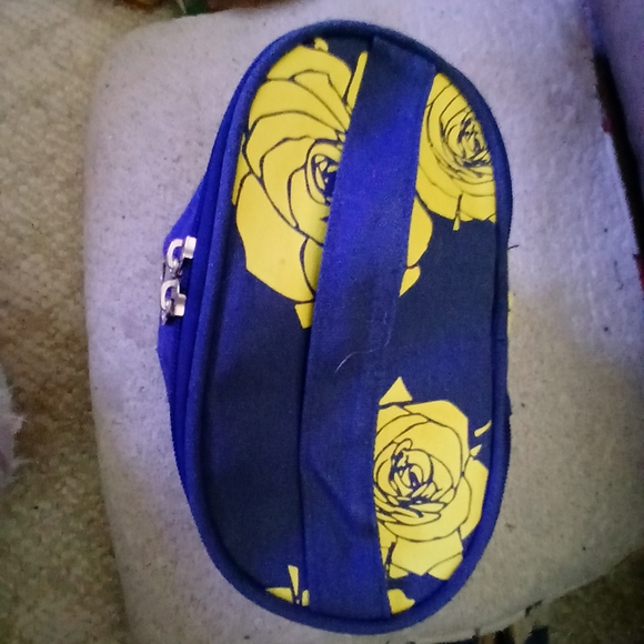 ๐ฟBlack Cherry Vanilla Body Cream & Blue Travel-sized Cosmetic Bag ๐ - Picture 4 of 5